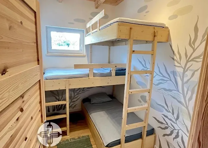 Vass Vendeghaz Es Pinceszet Felsoors