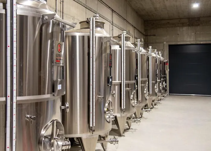 Vass Vendeghaz Es Pinceszet Felsoors